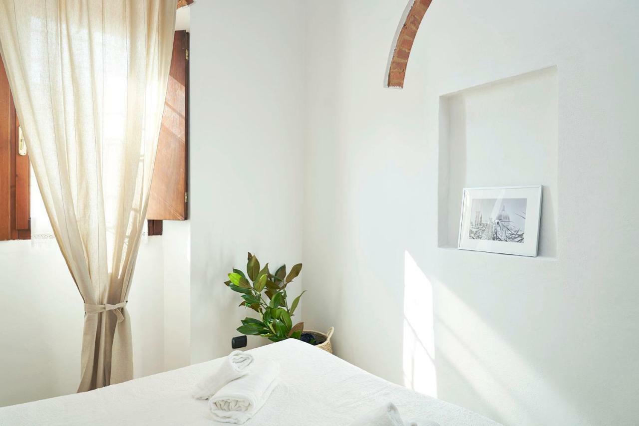 One Of A Kind Near The Duomo W/Balcony Palace Apt Firenze Esterno foto